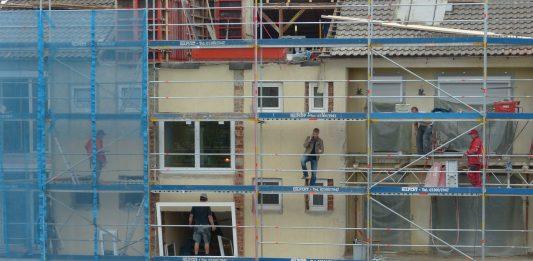 Саниране на жилищни сгради. Снимка: Pixabay.