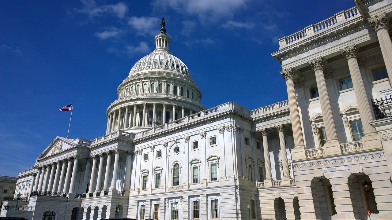 Сенатът в САЩ одобри отпускането на пакет на стойност 95