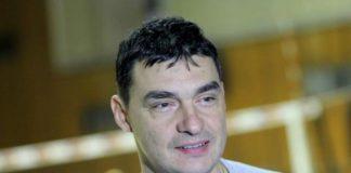 Владо Николов