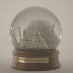 Paperweight with dirty air.