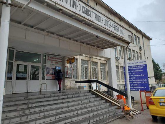 Стол и цветя