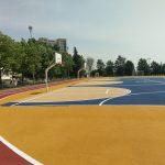 Двор на училище