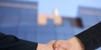 Ръкостискане.