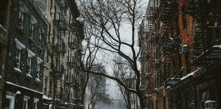 Сняг, улица.