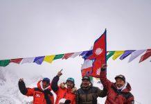 Непалските алпинисти пишат история с покоряването на връх K2