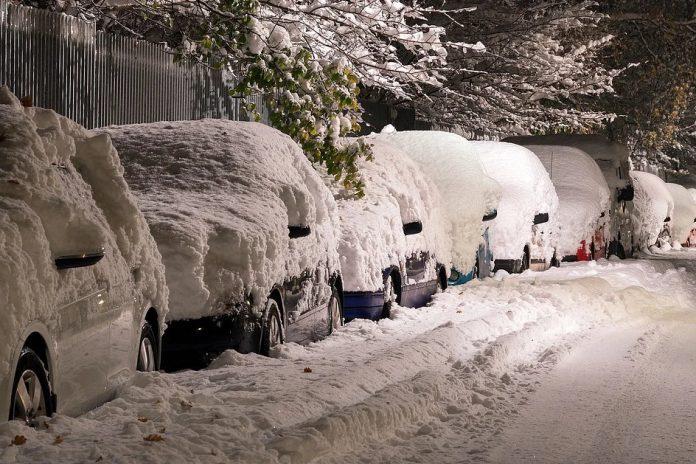 Автомобили в снега