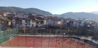 Училище в Добринище