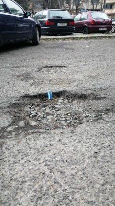 Дупка в Бургас