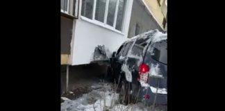 Джип се заби в блок