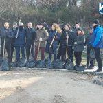 Граждани почистват плажа край Росенец