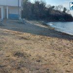 Граждани почистват плажа край Росенец