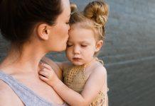 Майка с дете, майчинство