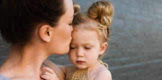 Майка с дете, майчинство