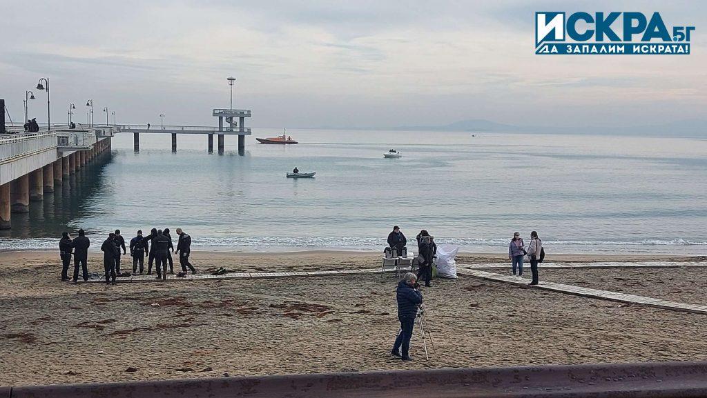 Участници на Йордановден в Бургас