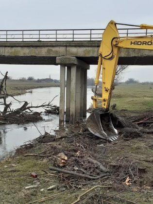 Река Тунджа при Тенево беше почистена - снимка 6