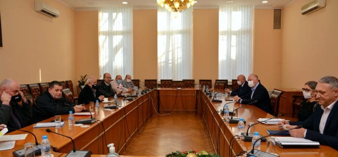 Среща между министър Росен Желязков и таксиметровия бранш