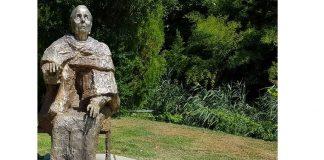 Статуя на Ванга