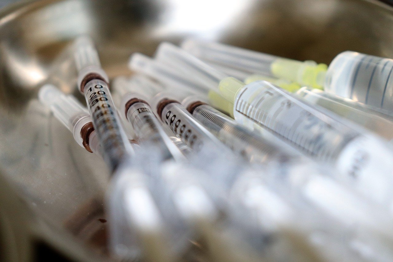 България получи 65 000 дози от шесткомпонентната ваксина за деца
