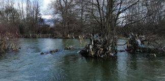 Замърсяване в река