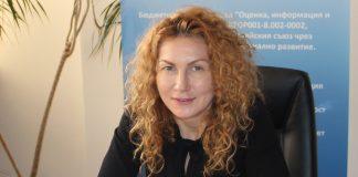 Деница Николова