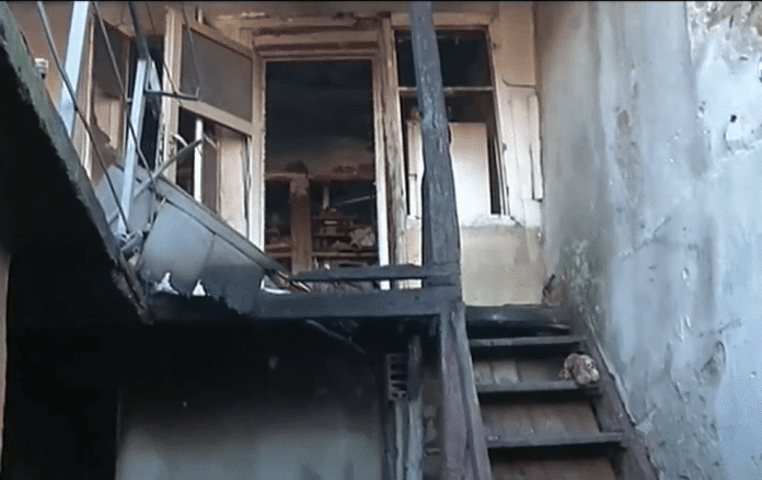 Изгоряла къща