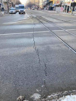 Пукнатини на "Лъвов мост"