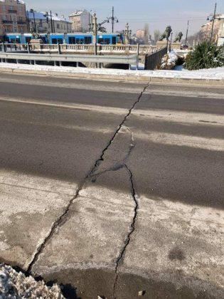 Пукнатини на "Лъвов мост"