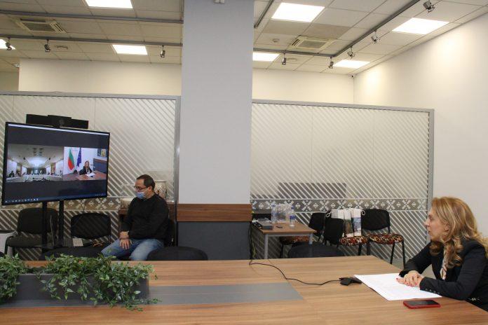 Мариана Николова