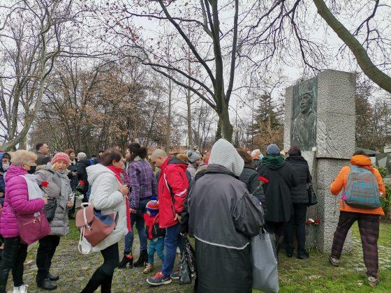 Поднасяне на цветя