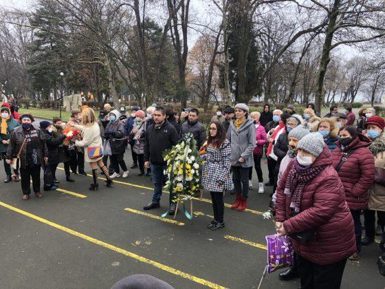 Поднасяне на венци