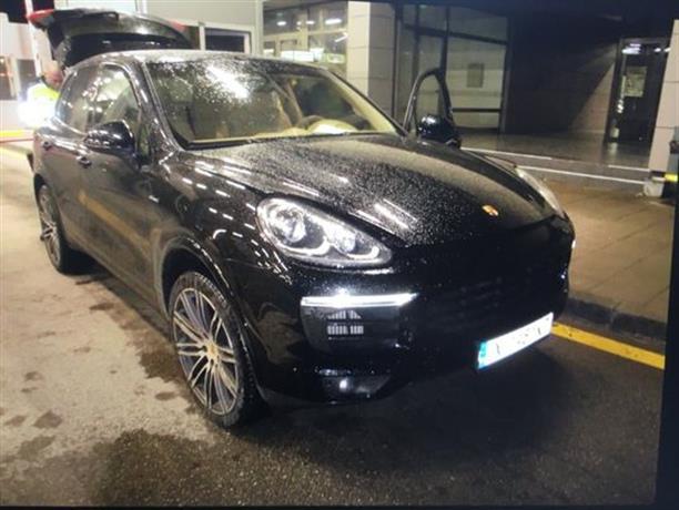 Мъж е бил задържан да шофира след употреба на упойващи