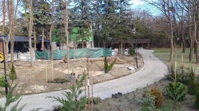 Строителство в Морската градина във Варна