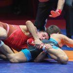 Георги Вангелов (в червеното)