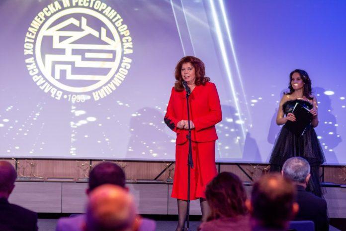 Илияна Йотова