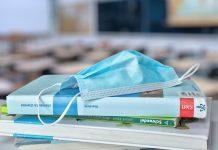 Класна стая, заразени ученици, маска