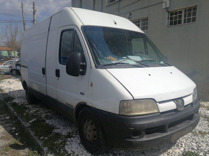 Микробусът, с който са превозвани мигрантите