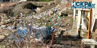 Имот, заринат от боклуци в Сопот