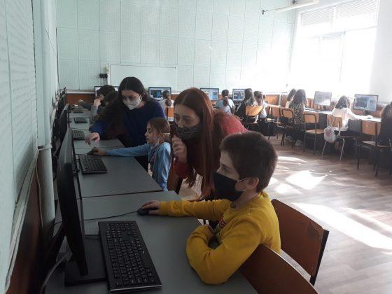 Български ученици създадоха образователната игра "Развийте ума си!"