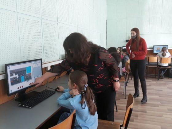 Български ученици създадоха образователната игра "Развийте ума си!"