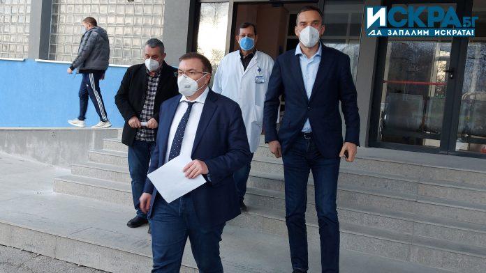 Здравният министър проф. Костадин Ангелов