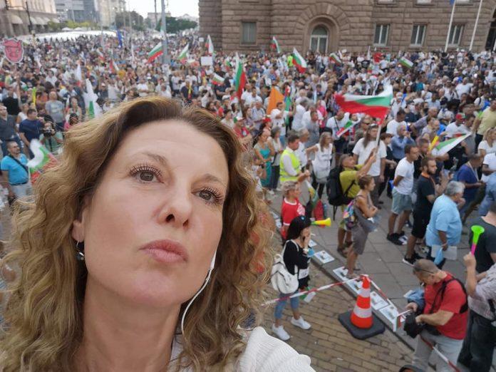 Миролюба Бенатова