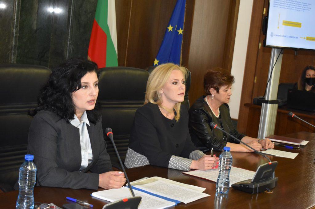 Антоанета Панчева, Сийка Милева и Илиана Кирилова