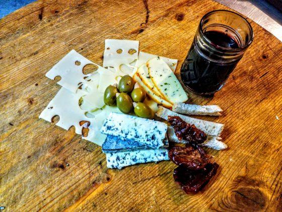 Червено вино и сирена