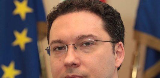 Даниел Митов