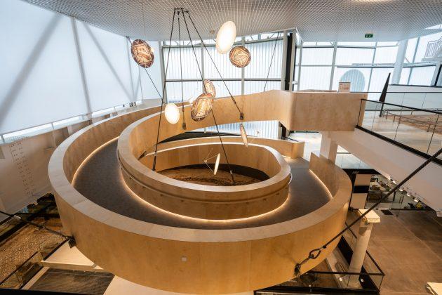 Епископската базилика вътре