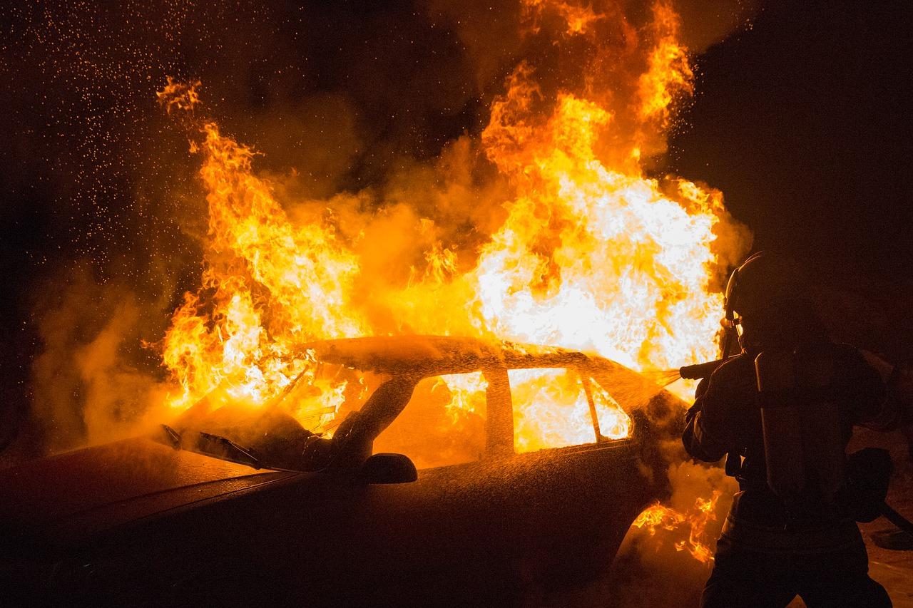 Пожар е изпепелил автомобила на жена в Батановци съобщиха от