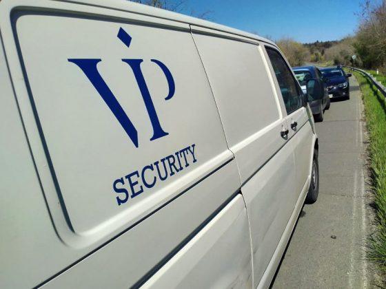 Гранични полиции задържа фалшив инкасо автомобил с нелегални имигранти