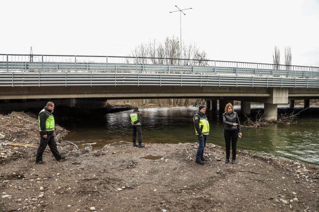 Фандъкова проверява състоянието на река Искър след снеготопенето