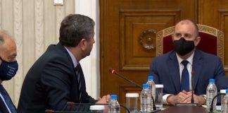 Консултации на президента с Демократична България