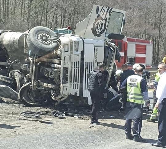 Обърнат тир